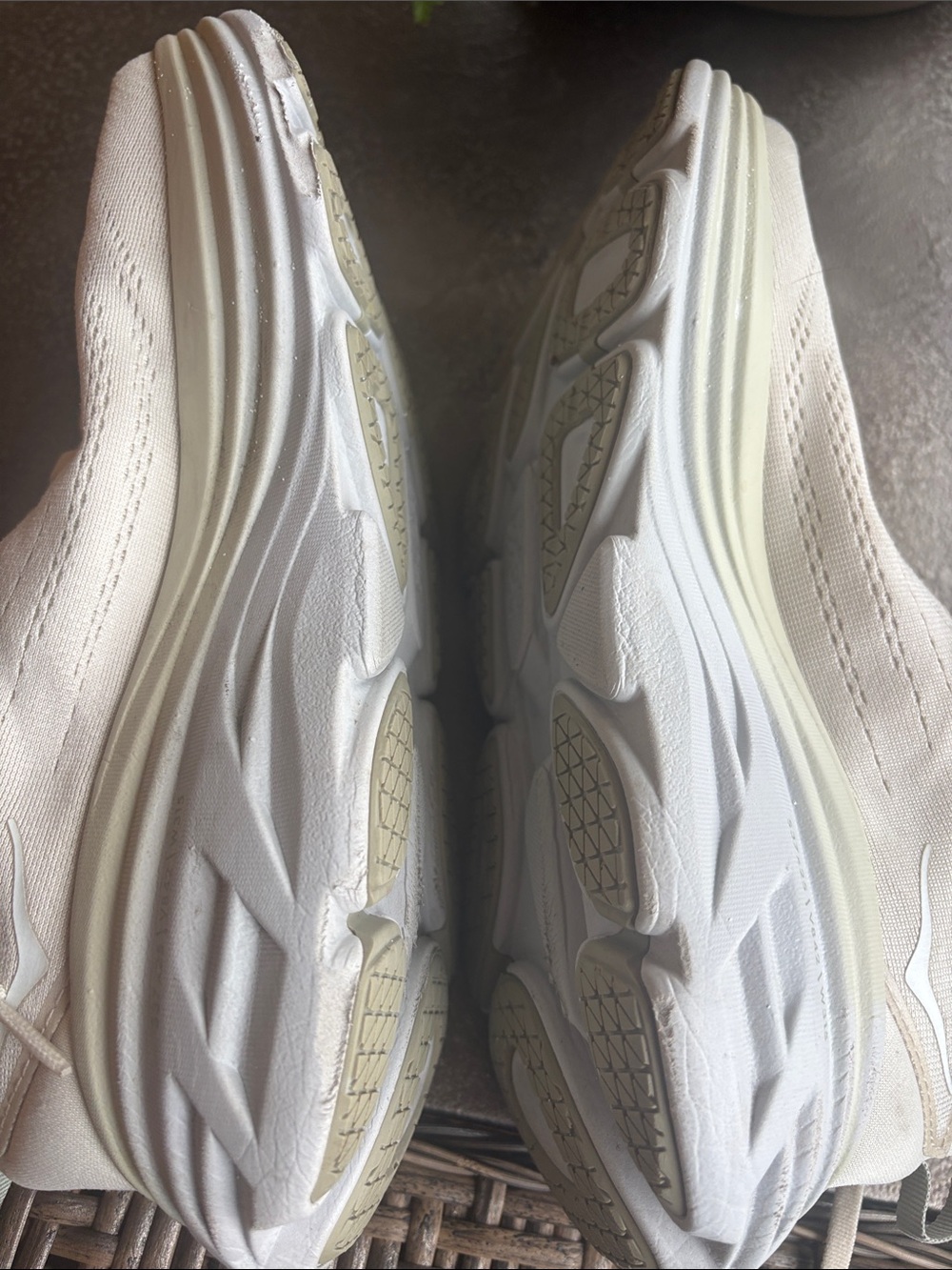 Hoka MEN'S BONDI 8 | OATMILK / BARLEY; Sz: 9 2E; EUC - Picture 10 of 14